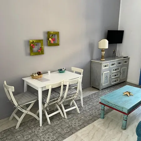 Almira And 아기아 마리나