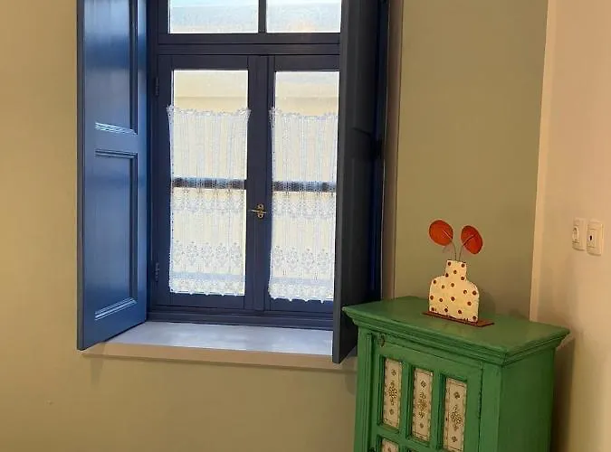 Almira And شقة اجيا مارينا