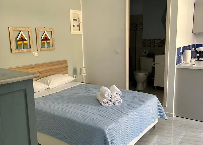 Almira And 아기아 마리나