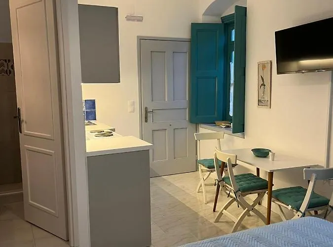 Almira And اجيا مارينا