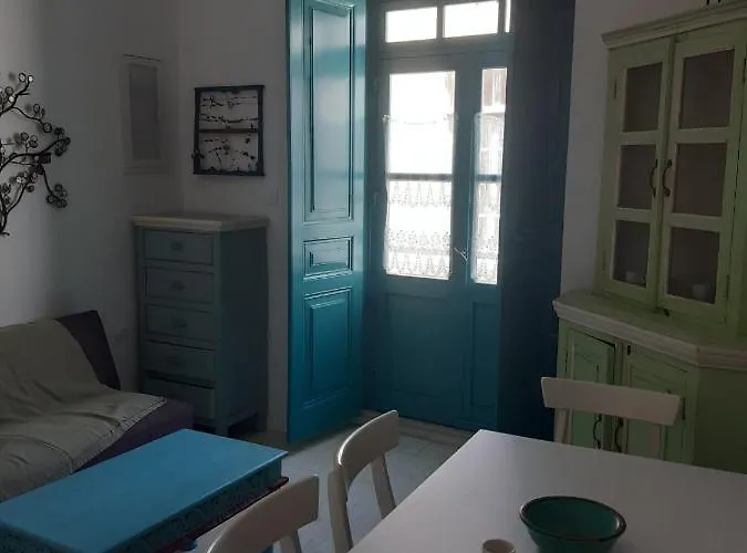 Almira And شقة اجيا مارينا